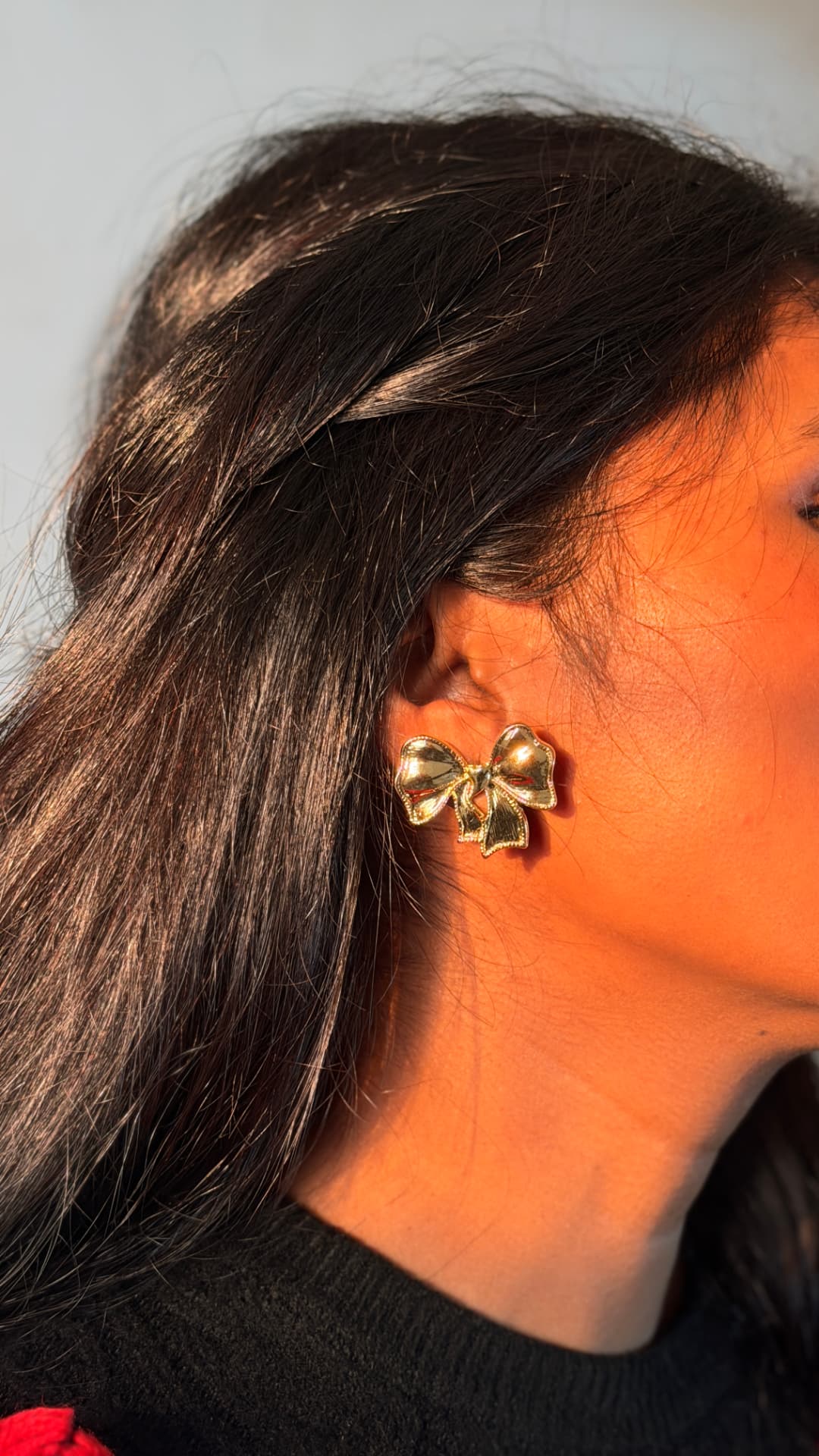 Customer wearing SHAURA jewellery