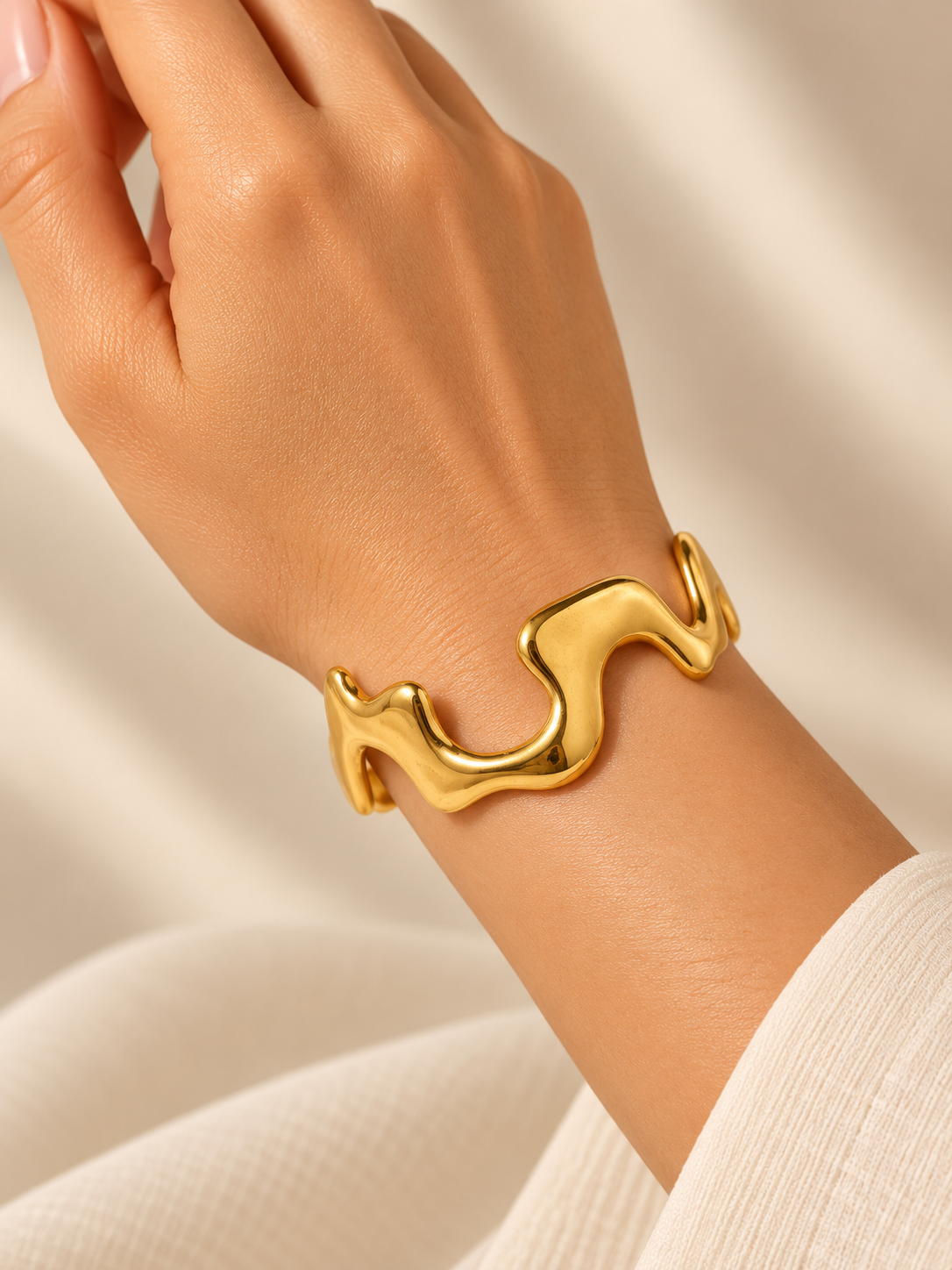 Nira Cuff bracelet