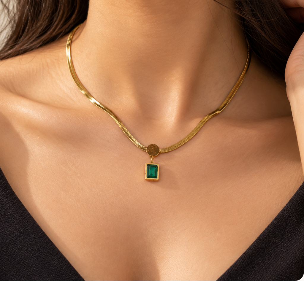Mystique chain with pendant
