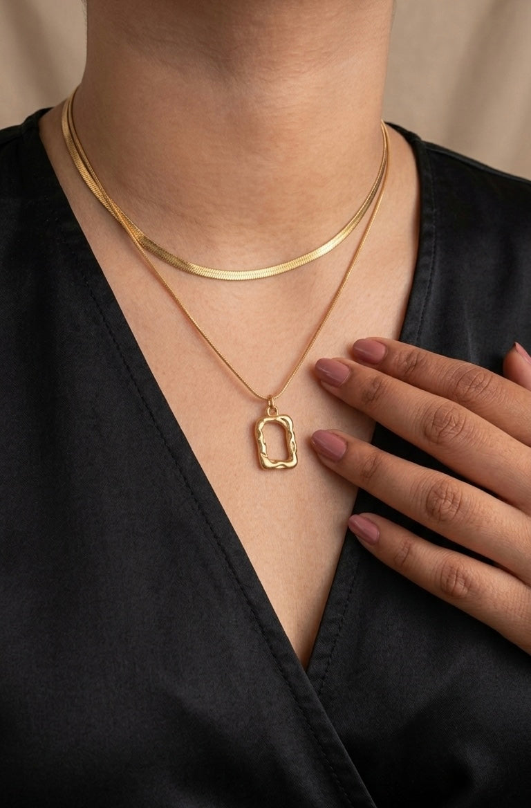 Nola Double chain with pendant